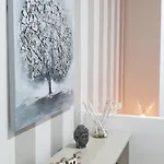 Nora House شقة *